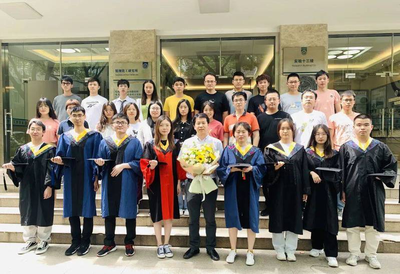 2b7031d7-c3bb-4f61-acb4-ce02d85ea866