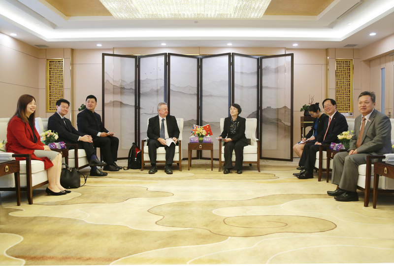 0e7afbc9-2500-4024-a4b2-5a1d14bbbd54