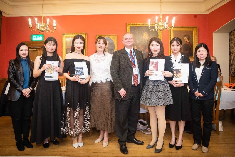 eb6d998b-23fc-438d-aa75-62ca76086ac8 eb6d998b-23fc-438d-aa75-62ca76086ac8