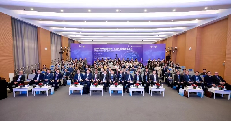 7639d247-8566-4b98-b7c0-76a5fa57906e 7639d247-8566-4b98-b7c0-76a5fa57906e