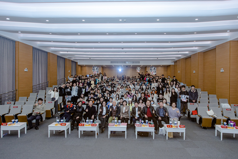 1a6dde2d-dee1-4f0a-8fde-aef308c678a1 1a6dde2d-dee1-4f0a-8fde-aef308c678a1