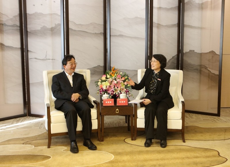 c2e6fd51-da41-4d83-9f54-6cba51fe8733