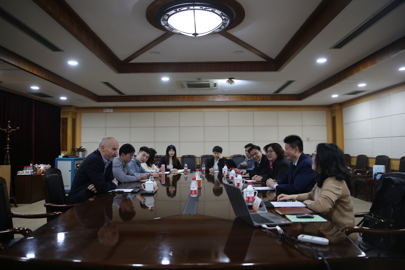 b0c94ee4-cc0f-4a4d-a80e-11c3993ffd2c