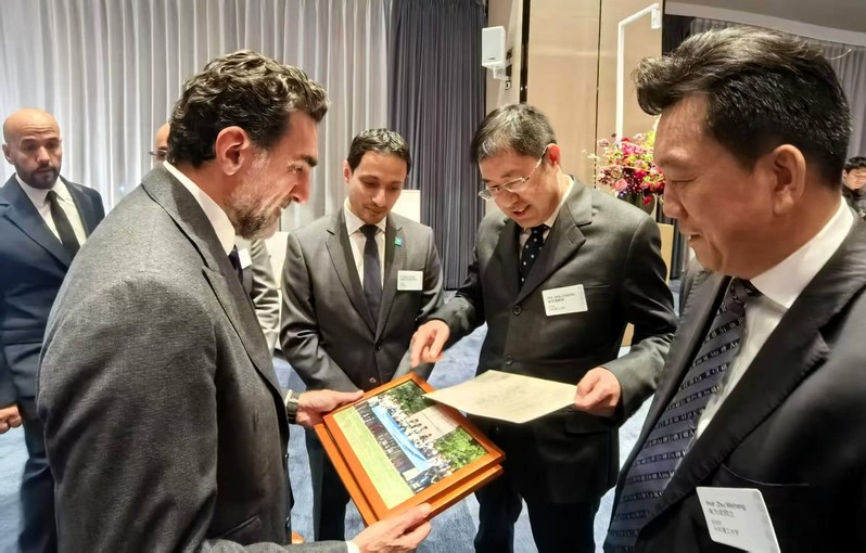 bbc264f7-e176-4e65-af0d-997b309b3f48 bbc264f7-e176-4e65-af0d-997b309b3f48